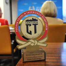 Statuetka z podziekowaniem dla Prezydenta Miasta Torunia