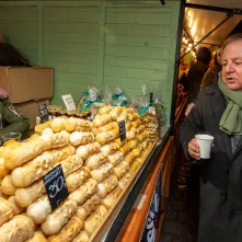 Robert Makłowicz na Toruńskim Jarmarku Bożonarodzeniowym