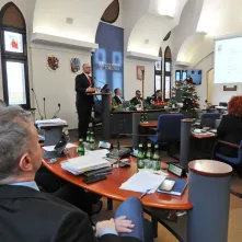 Prezydent Paweł Gulewski podczas sesji budżetowej