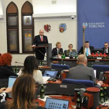 Prezydent Paweł Gulewski podczas sesji budżetowej