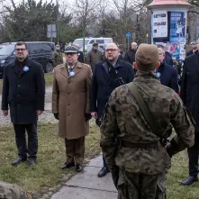 105. rocznica powrotu Torunia do wolnej Polski - złożenie kwiatów