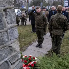 105. rocznica powrotu Torunia do wolnej Polski - złożenie kwiatów