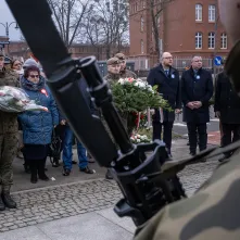 105. rocznica powrotu Torunia do wolnej Polski - złożenie kwiatów