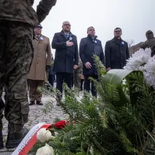 105. rocznica powrotu Torunia do wolnej Polski - złożenie kwiatów