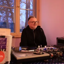 Muzyczna podróż z Hirkiem Wroną
