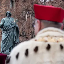 Kwiaty w 552. rocznicę urodzin Kopernika