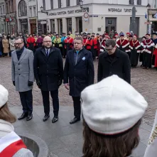 Kwiaty w 552. rocznicę urodzin Kopernika