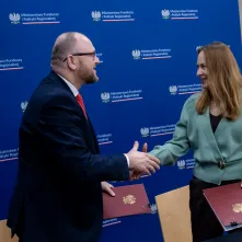Podpisanie umowy na realizację projektu "Wygrana rodzina"