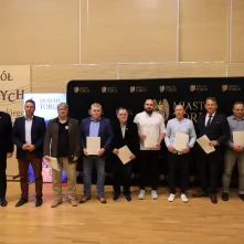 Wręczenie nagród i wyróżnień sportowych zawodniczkom, zawodnikom i trenerom za wysokie wyniki sportowe osiągnięte w 2024 roku.