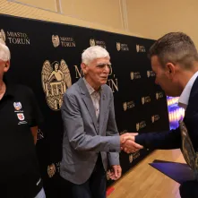 Wręczenie nagród i wyróżnień sportowych zawodniczkom, zawodnikom i trenerom za wysokie wyniki sportowe osiągnięte w 2024 roku.