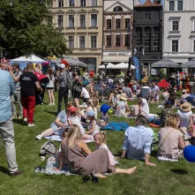 Śniadanie na trawie 