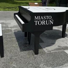 Mamy plenerowy fortepian w Toruniu