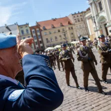 Promocja oficerska na Rynku Staromiejskim