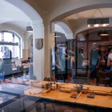 Młodzież z Getyngi i Cheltenham w Muzeum Toruńskiego Piernika