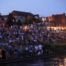 9. Festiwal Wisły - nocna parada łodzi i statków, widowisko światło-dźwięk