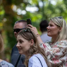 Pokazowe karmienie pand małych