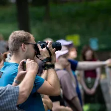 Pokazowe karmienie pand małych
