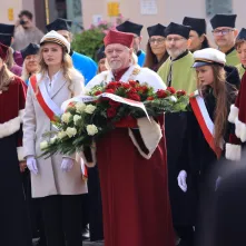 Uroczysta inauguracja roku akademickiego 2025/2026 - złożenie kwiatów