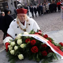 Uroczysta inauguracja roku akademickiego 2025/2026 - złożenie kwiatów