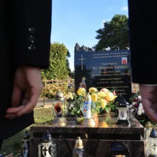 Wiązanki na grobach Honorowych Obywateli Torunia