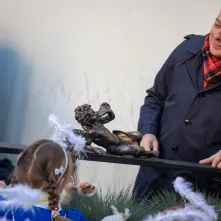 Anioł przy Domu Pizzy i Tapas 