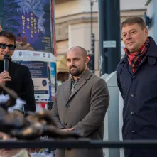 Anioł przy Domu Pizzy i Tapas 