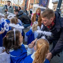 Anioł przy Domu Pizzy i Tapas 