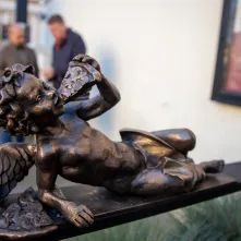 Anioł przy Domu Pizzy i Tapas 