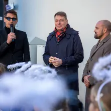 Anioł przy Domu Pizzy i Tapas 