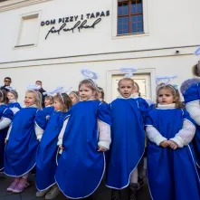 Anioł przy Domu Pizzy i Tapas 