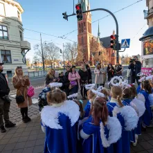 Anioł przy Domu Pizzy i Tapas 