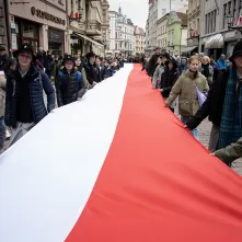 Uroczystości na Rynku Staromiejskim z okazji 107. rocznicy odzyskania niepodległości