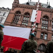 Uroczystości na Rynku Staromiejskim z okazji 107. rocznicy odzyskania niepodległości