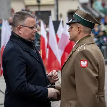 Uroczystości na Rynku Staromiejskim z okazji 107. rocznicy odzyskania niepodległości