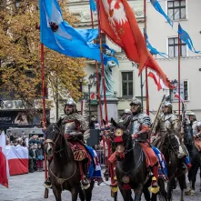 Uroczystości na Rynku Staromiejskim z okazji 107. rocznicy odzyskania niepodległości