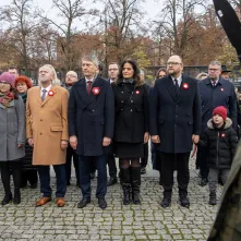 Uroczystości na Rynku Staromiejskim z okazji 107. rocznicy odzyskania niepodległości