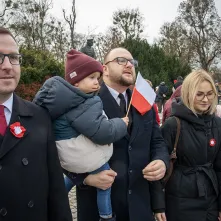 Uroczystości na Rynku Staromiejskim z okazji 107. rocznicy odzyskania niepodległości