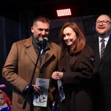 Toruńska starówka wzbogaciła się o kolejnego, siódmego aniołka.