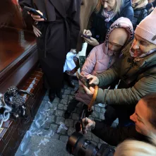 Toruńska starówka wzbogaciła się o kolejnego, siódmego aniołka.