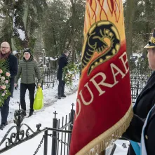 Prezydent Miasta Torunia Paweł Gulewski i Przewodniczący Rady Miasta Torunia Łukasz Walkusz uczcili pamięć Honorowych Obywateli Miasta Torunia składając wiązanki kwiatów na grobach Wandy Szuman i o. Władysława Wołoszyna.