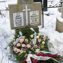 Prezydent Miasta Torunia Paweł Gulewski i Przewodniczący Rady Miasta Torunia Łukasz Walkusz uczcili pamięć Honorowych Obywateli Miasta Torunia składając wiązanki kwiatów na grobach Wandy Szuman i o. Władysława Wołoszyna.