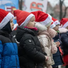 Zimowy Song przy fortepianie plenerowym