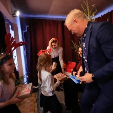 Dziewiątka czytała z Mikołajem, 8.12.2025