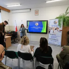 W Zespole Szkół Inżynierii Środowiska otwarto trzecią wirtualną strzelnicę. To kolejny krok miasta w rozwijaniu nowoczesnej edukacji obronnej i proobronnej młodzieży.