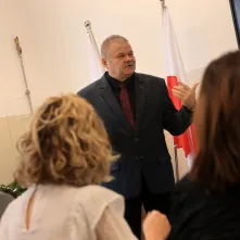 W Zespole Szkół Inżynierii Środowiska otwarto trzecią wirtualną strzelnicę. To kolejny krok miasta w rozwijaniu nowoczesnej edukacji obronnej i proobronnej młodzieży.