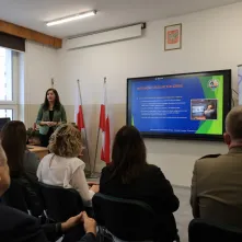 W Zespole Szkół Inżynierii Środowiska otwarto trzecią wirtualną strzelnicę. To kolejny krok miasta w rozwijaniu nowoczesnej edukacji obronnej i proobronnej młodzieży.