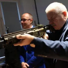 W Zespole Szkół Inżynierii Środowiska otwarto trzecią wirtualną strzelnicę. To kolejny krok miasta w rozwijaniu nowoczesnej edukacji obronnej i proobronnej młodzieży.