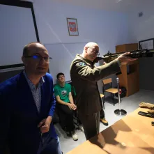 W Zespole Szkół Inżynierii Środowiska otwarto trzecią wirtualną strzelnicę. To kolejny krok miasta w rozwijaniu nowoczesnej edukacji obronnej i proobronnej młodzieży.