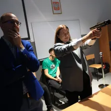 W Zespole Szkół Inżynierii Środowiska otwarto trzecią wirtualną strzelnicę. To kolejny krok miasta w rozwijaniu nowoczesnej edukacji obronnej i proobronnej młodzieży.