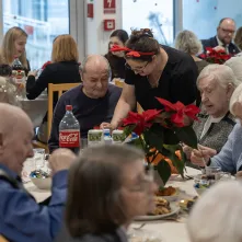 Z życzeniami dla mieszkańców i pracowników Domu Pomocy Społecznej w Toruniu